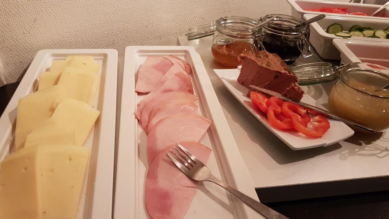 Karlskoga Folkhoegskola Vandrarhem Udden Bagian luar foto